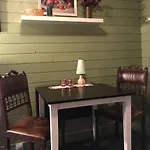Charming With Private Patio Apartment