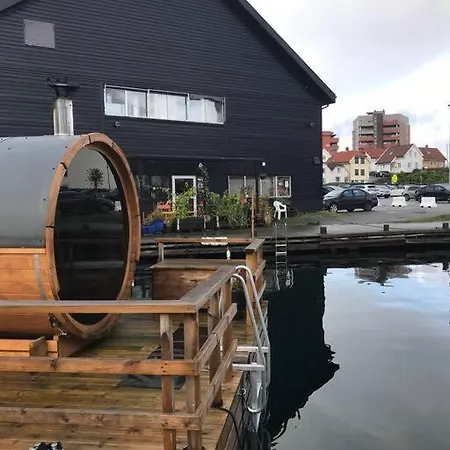 Lägenhet Charming With Private Patio *