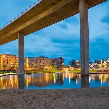 Lägenhet Charming With Private Patio *