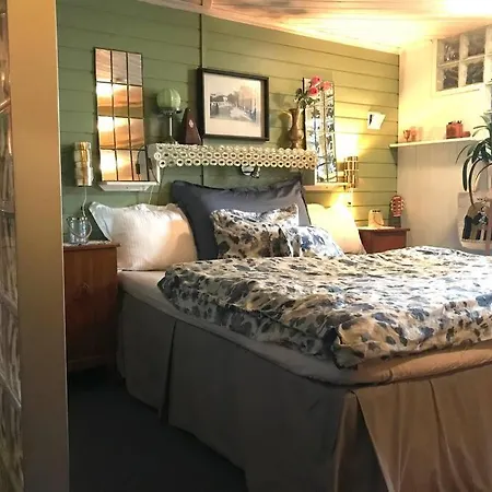 Charming With Private Patio